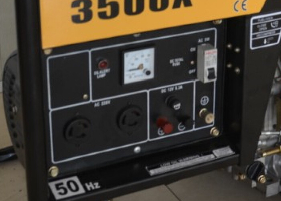 आपातकालीन शक्ति स्थान छोटे पोर्टेबल जेनरेटर 50/60 हर्ट्ज 3600 आरपीएम